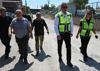Karacabey’de asfalt mesaisi aralıksız sürüyor