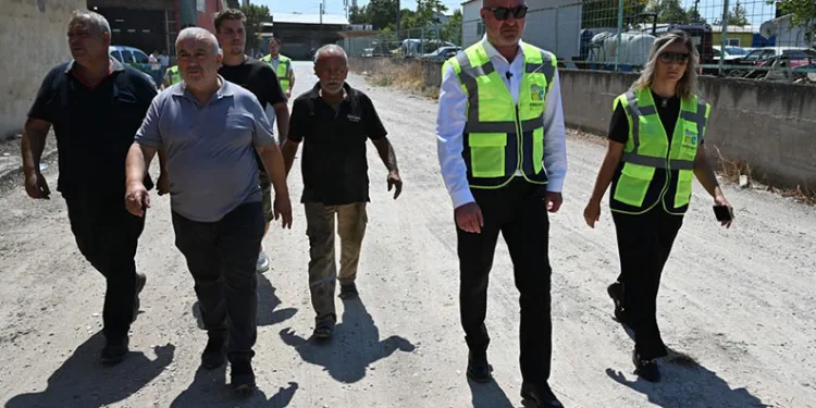 Karacabey’de asfalt mesaisi aralıksız sürüyor