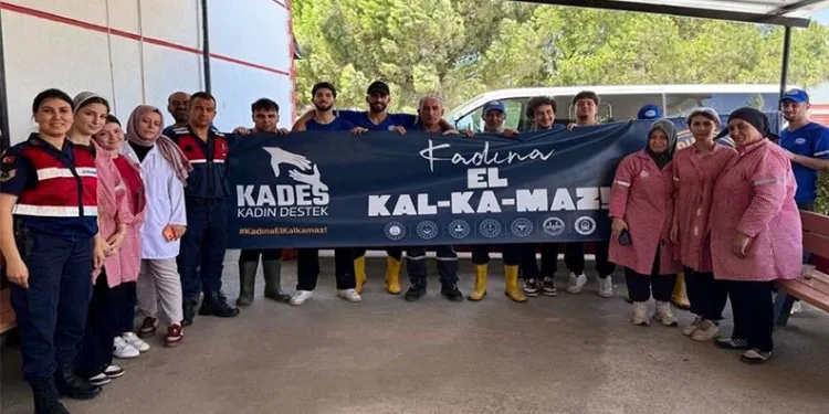 Jandarmadan vatandaşlara KADES bilgilendirmesi