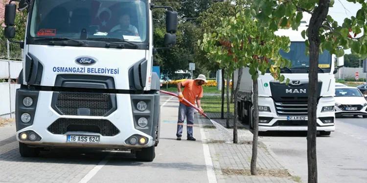Osmangazi’de yeşil alanlarda titiz çalışma