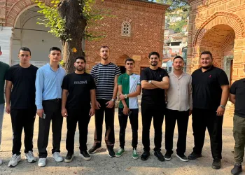 AK Parti Osmangazi Gençlik Kolları’ndan tarihi mirasa anlamlı vefa