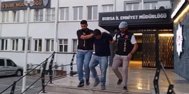 Büyükşehir’den miniklere ‘İki bavul dolusu’ eğlence