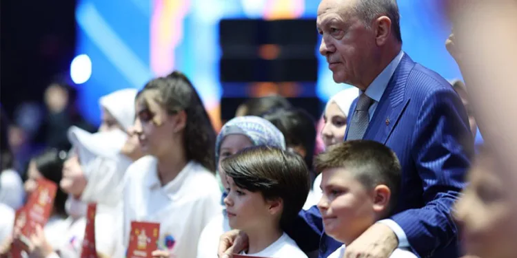 TÜGVA Bursa’dan Cumhurbaşkanı Erdoğan’ın katıldığı yaz okulu buluşmasına rekor katılım