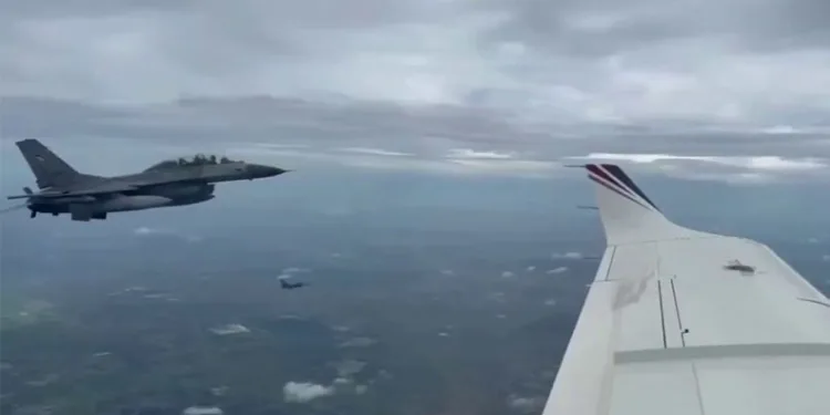 Tayland Başbakanı’nın kullandığı uçağa F-16’lar eşlik etti
