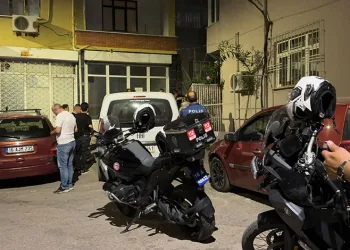 Pompalı tüfekle akrabasının evini bastı, mahalleliyi ayağa kaldırdı