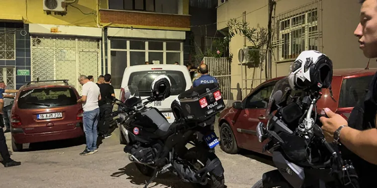 Pompalı tüfekle akrabasının evini bastı, mahalleliyi ayağa kaldırdı
