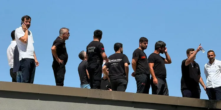 İstanbul’da toplu taşımada yankesicilik yapan şebekeye operasyon