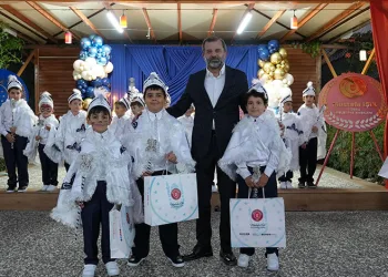 Turna avına çıkan balıkçıların oltasına 127 santimlik dev yayın takıldı