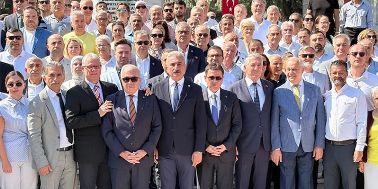 Bursa’da CHP’li belediye kalmadı! 6 başkan Yeni Parti’ye geçti