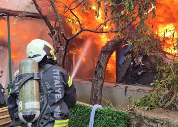 Kuşadası’nda telefon tartışması kanlı bitti