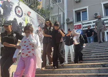 İstanbul’da toplu taşımada yankesicilik yapan şebekeye operasyon