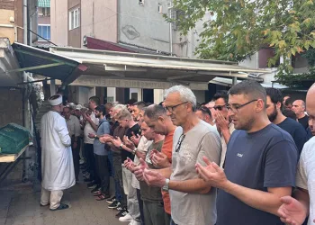 İznik Gölü’ne düşen genç hayatını kaybetti, gözyaşlarıyla toprağa verildi