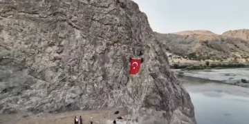 Ordu’da SUV araç devrildi, sürücü yara almadan kurtuldu