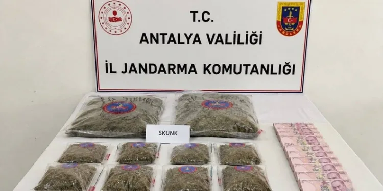 Çanakkale’de jandarmadan uyuşturucu operasyonu: 68 gözaltı