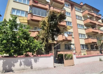 Memleketlerine giden aileyi kaza ayırdı: Baba öldü, eşi ve çocukları yaralandı