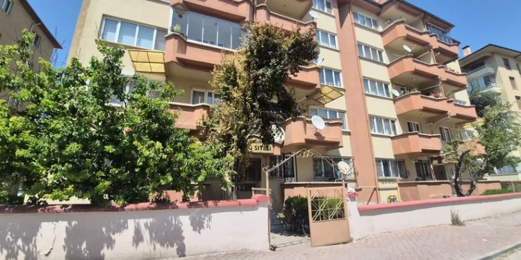 Memleketlerine giden aileyi kaza ayırdı: Baba öldü, eşi ve çocukları yaralandı