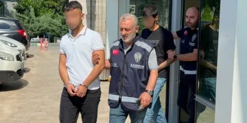 Memleketlerine giden aileyi kaza ayırdı: Baba öldü, eşi ve çocukları yaralandı