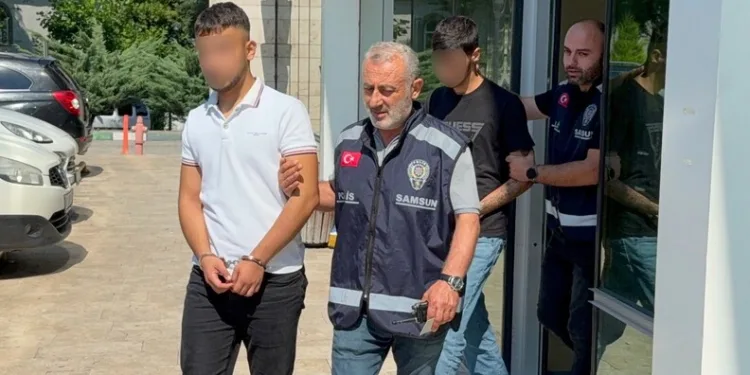 Memleketlerine giden aileyi kaza ayırdı: Baba öldü, eşi ve çocukları yaralandı