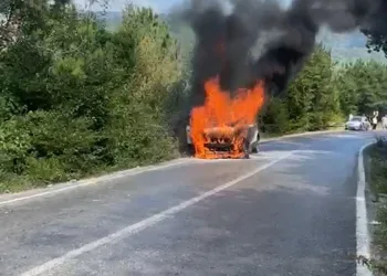 Memleketlerine giden aileyi kaza ayırdı: Baba öldü, eşi ve çocukları yaralandı