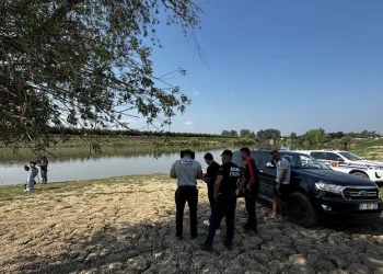 Pendik’te kaçak tütün operasyonu: 440 kilogram tütün ve 328 bin 200 makaron ele geçirildi