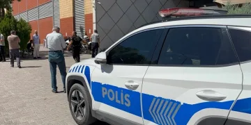 Pendik’te kaçak tütün operasyonu: 440 kilogram tütün ve 328 bin 200 makaron ele geçirildi