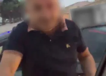 Yolcu otobüsünün çarptığı otomobilin sürüklendiği anlar araç kamerasına yansıdı