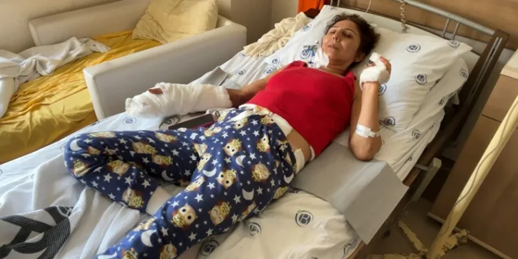 Yolcu otobüsünün çarptığı otomobilin sürüklendiği anlar araç kamerasına yansıdı