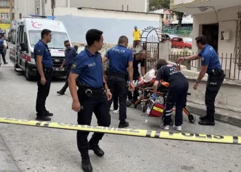 Yolcu otobüsünün çarptığı otomobilin sürüklendiği anlar araç kamerasına yansıdı