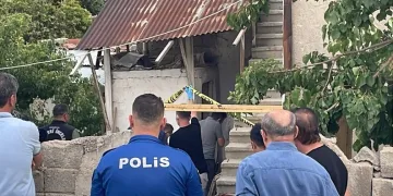 Muhtarın erken müdahalesi yangının büyümesini önledi