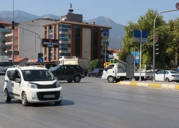 Muhtarın erken müdahalesi yangının büyümesini önledi