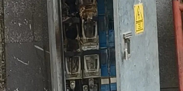 Muhtarın erken müdahalesi yangının büyümesini önledi