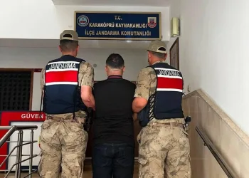 Muhtarın erken müdahalesi yangının büyümesini önledi