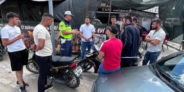 Muhtarın erken müdahalesi yangının büyümesini önledi