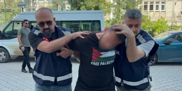 Muhtarın erken müdahalesi yangının büyümesini önledi