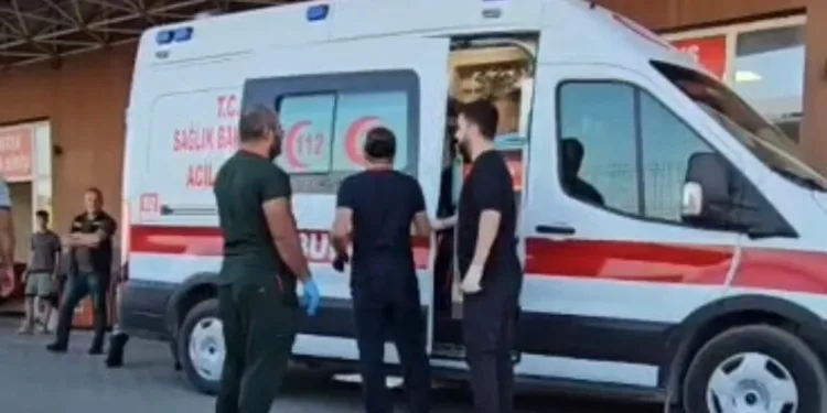 Yolcu otobüsü bariyere çarptı: 5 yaralı