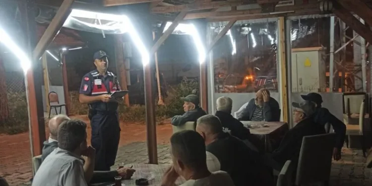 Bahşiş almak için hem kendi canlarını hem de trafiği tehlikeye attılar