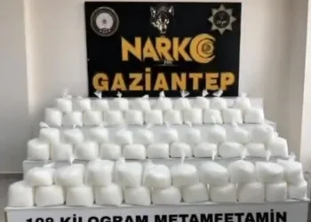 Otomobil takla attı: 2 yaralı