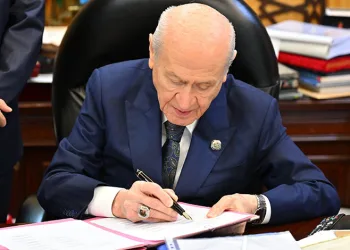 Bahçeli’nin “Terörsüz Türkiye” için attığı imzaya vurgu