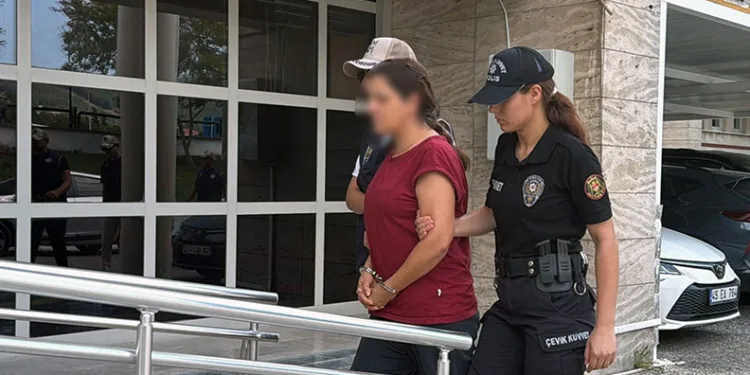 FETÖ’cü Burkay Karatepe’nin ablası adliyeye sevk edildi