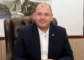 Menderes Belediye Başkanı İlkay Çiçek CHP’den istifa etti