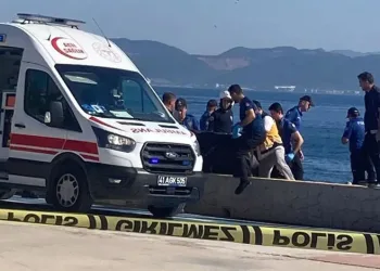 Kocaeli’de denizde ölü bulunan 3 kardeş toprağa verildi