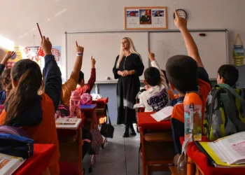 Kamuda çalışan ebeveynlere uyum eğitimi izni