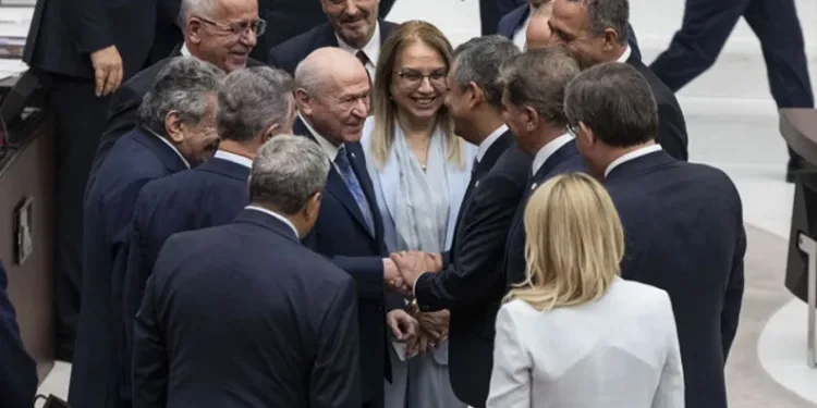 Bahçeli’den Özgür Özel’e: “Bir gecede 91 milletvekiline nasıl ulaştınız?”