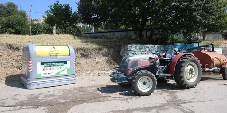 Gelin ile damat sahneye vinçle indi