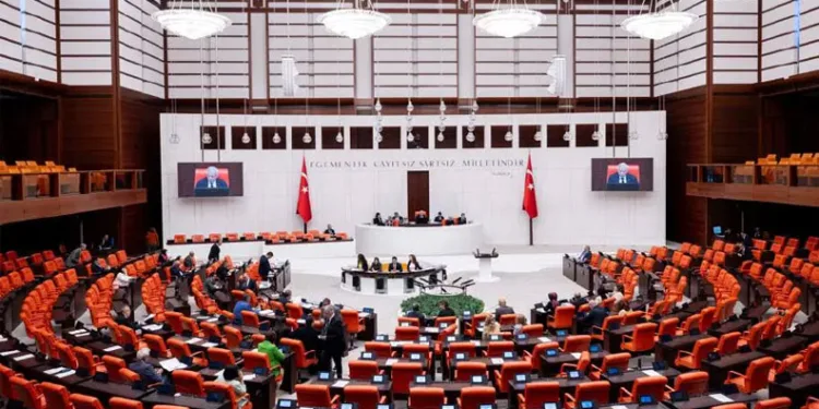 Terörsüz Türkiye çerçeve yasası komisyondan geçti