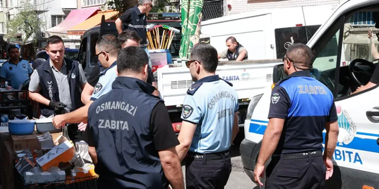 Osmangazi Belediyesi kaldırım işgallerine fırsat vermiyor