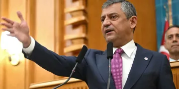Özgür Özel ve Veli Ağbaba’nın fezlekeleri TBMM’de gündem oldu