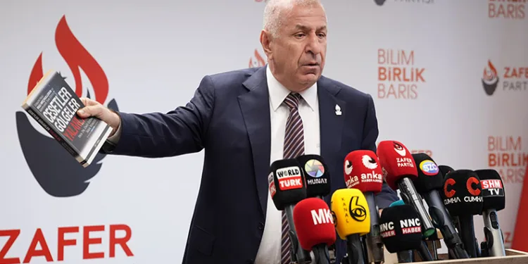 Özdağ: “Bu yasaya ‘evet’ demek, iktidarın gizli ortağı olmaktır”
