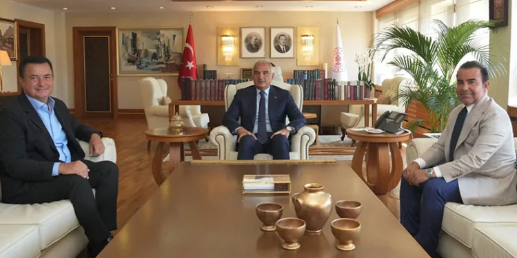 Bakan Ersoy ile Acun Ilıcalı bir araya geldi