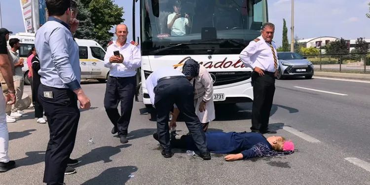 Bursa’da yolcu otobüsünün çarptığı kadın ağır yaralandı